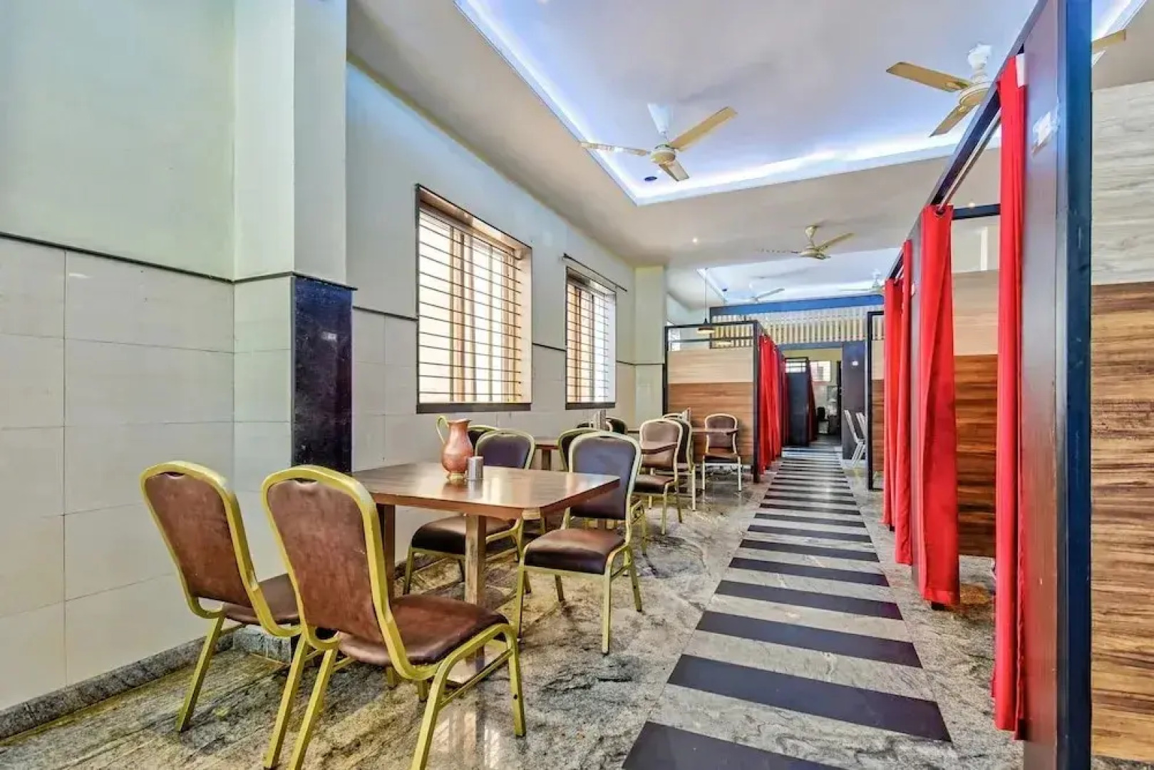Nakshatra Comforts by OYO Rooms
