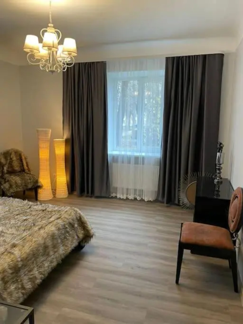 Just renovated 2 room apartment near the Palace