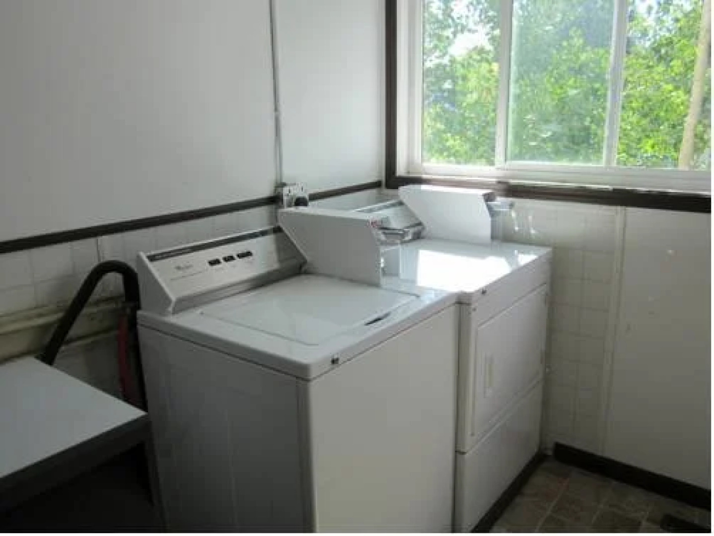 Country Squire Motor Inn