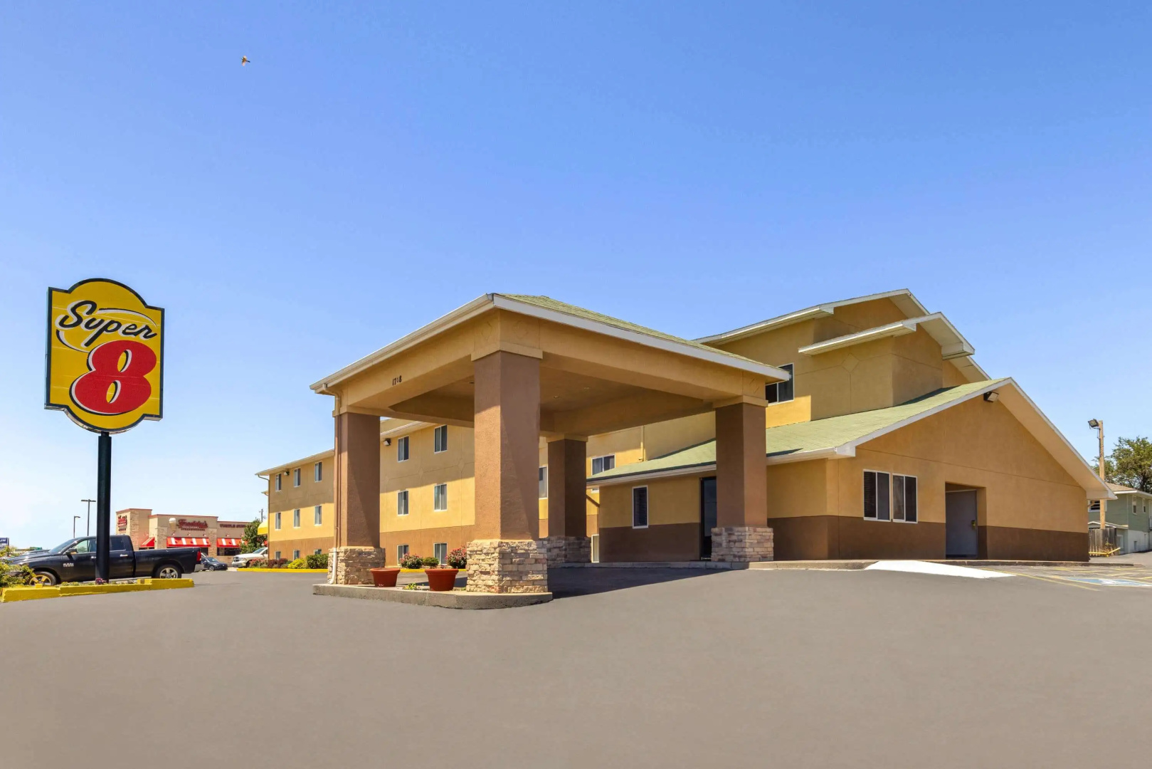 Super 8 by Wyndham Dodge City