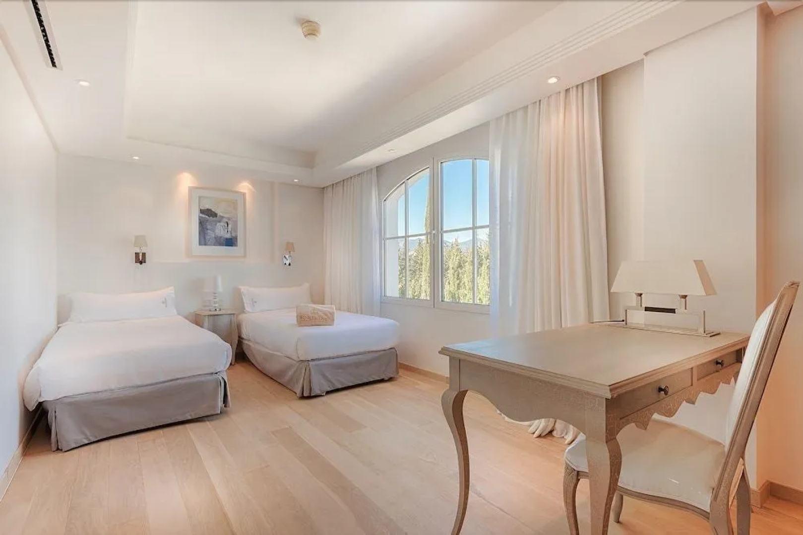 Las Dunas Suites & Apartments