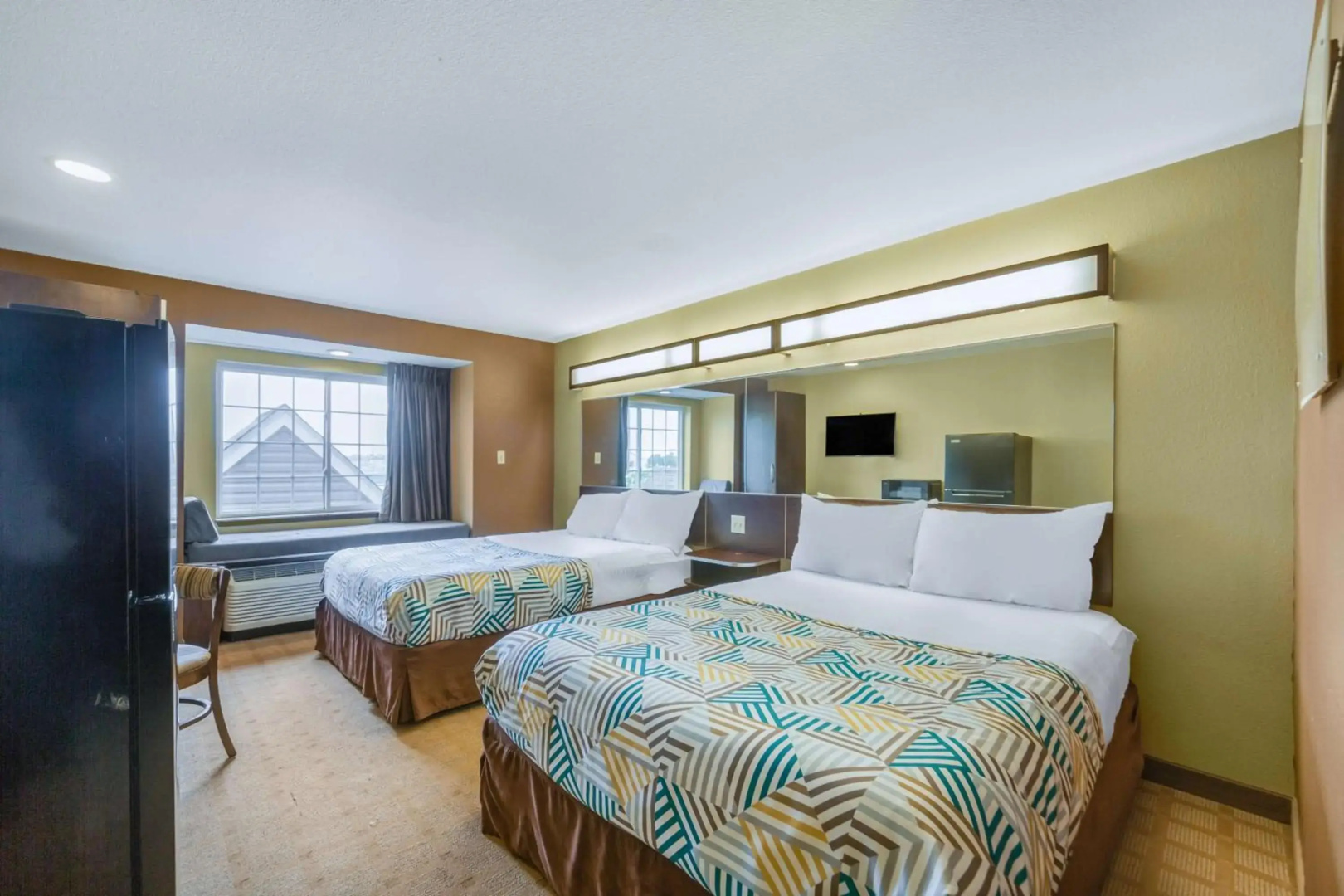 Microtel Inn & Suites by Wyndham Breaux Bridge