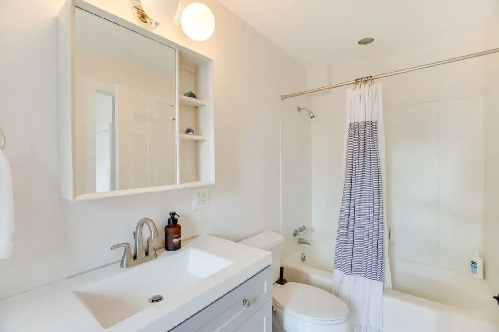 Pet-friendly Montrose Home, Walk to Town!