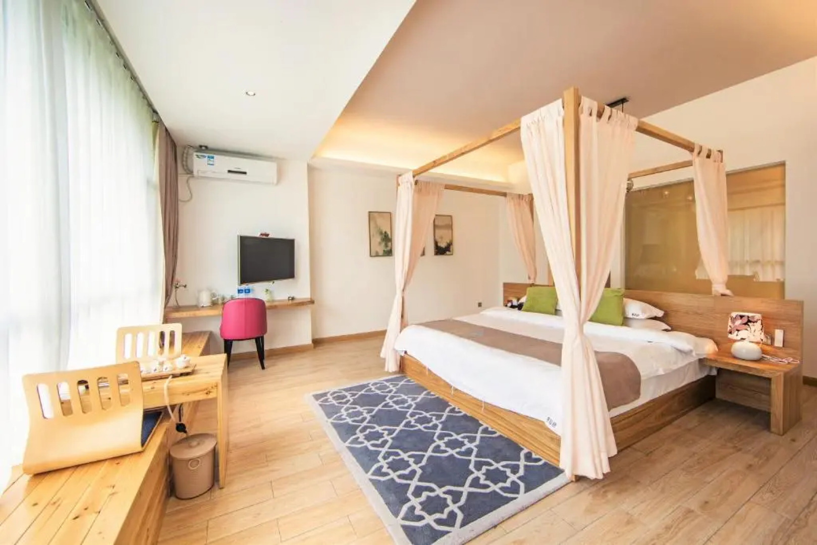 Ancient Street No.5 Youth Chic Hotel