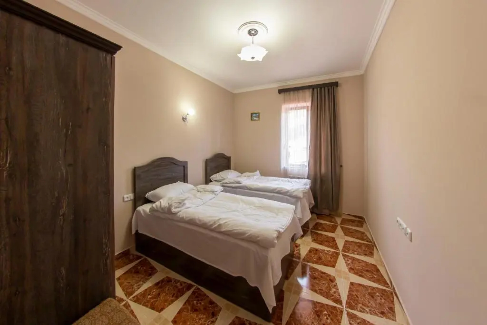 Tsaghkadzor Inn
