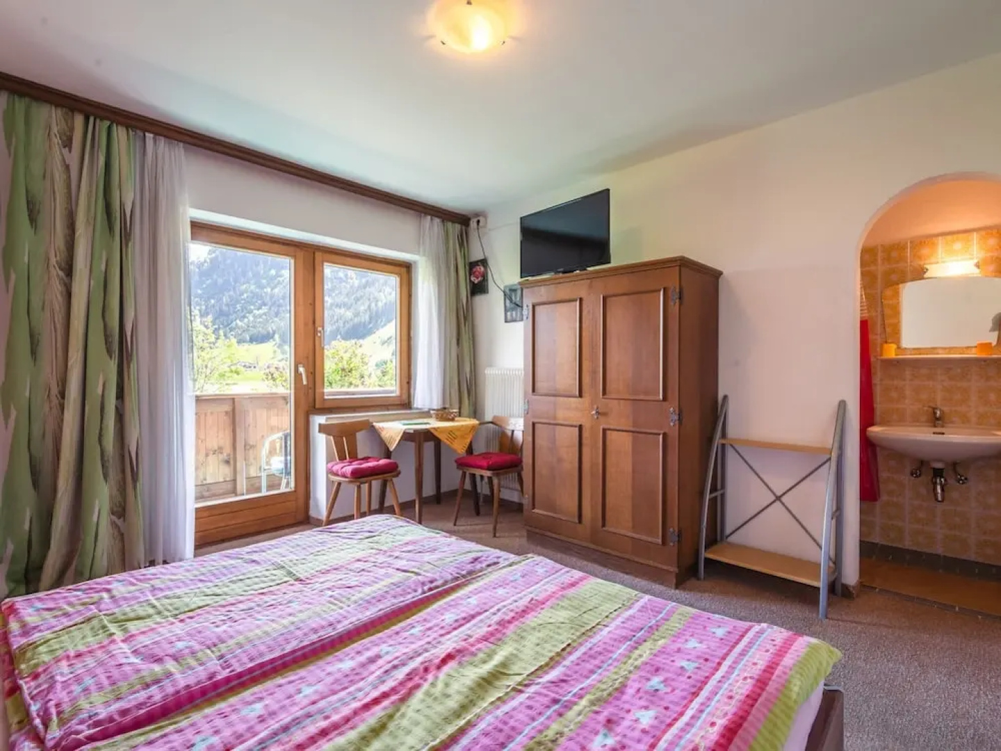 Contemporary Apartment in Maishofen near Ski Area
