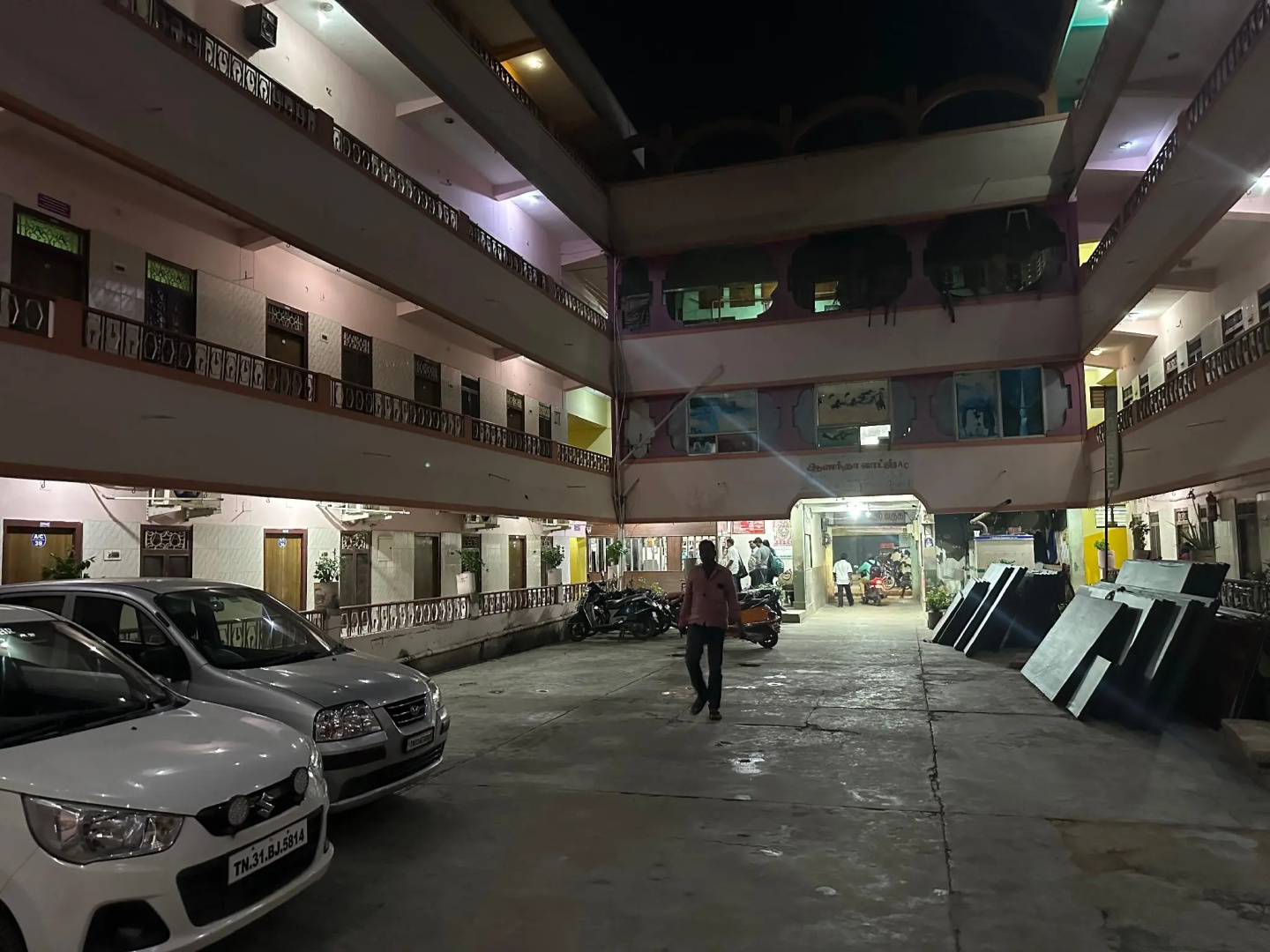 Anandha Lodge