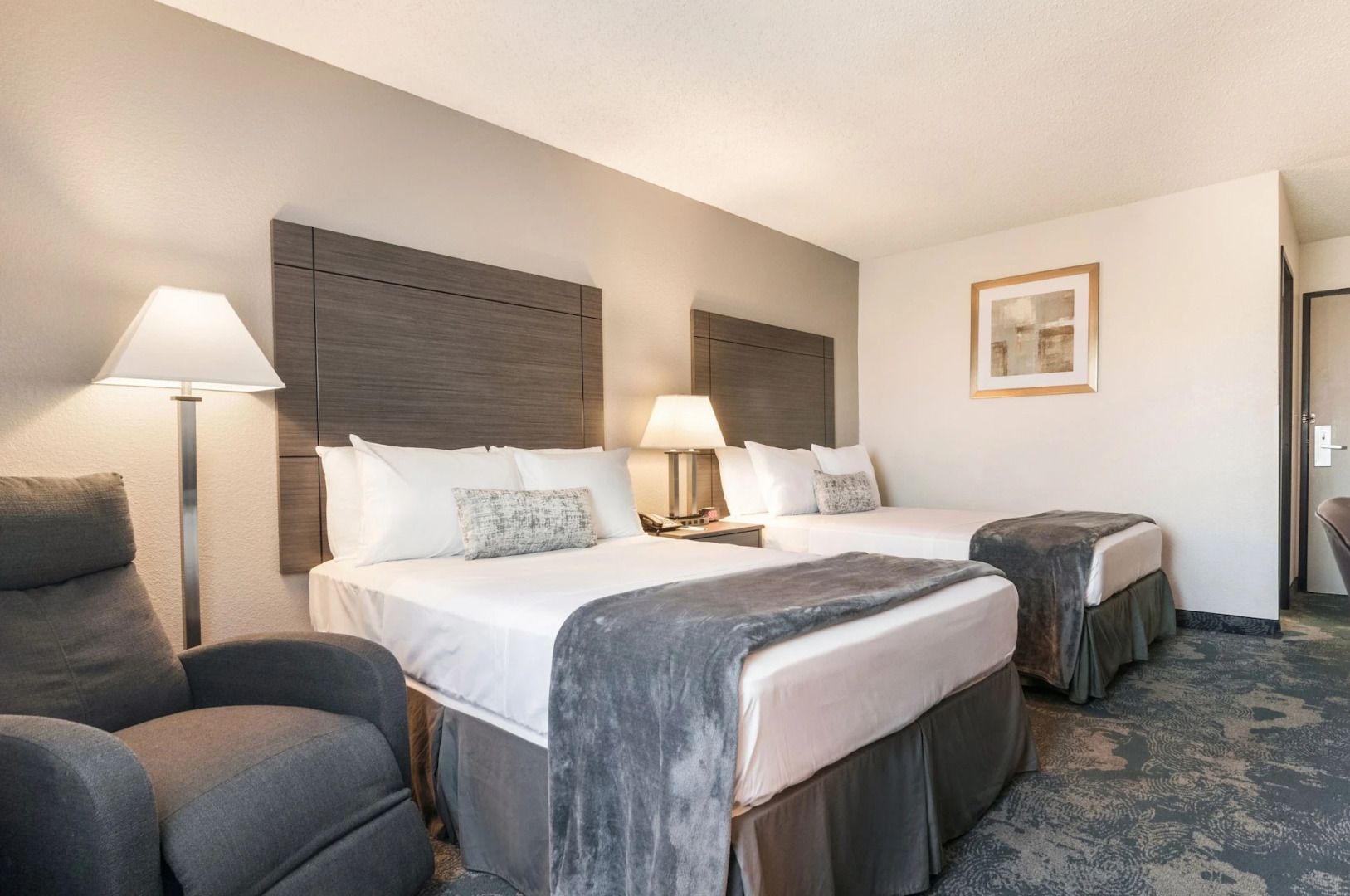 American Inn Suites Detroit Metro Airport