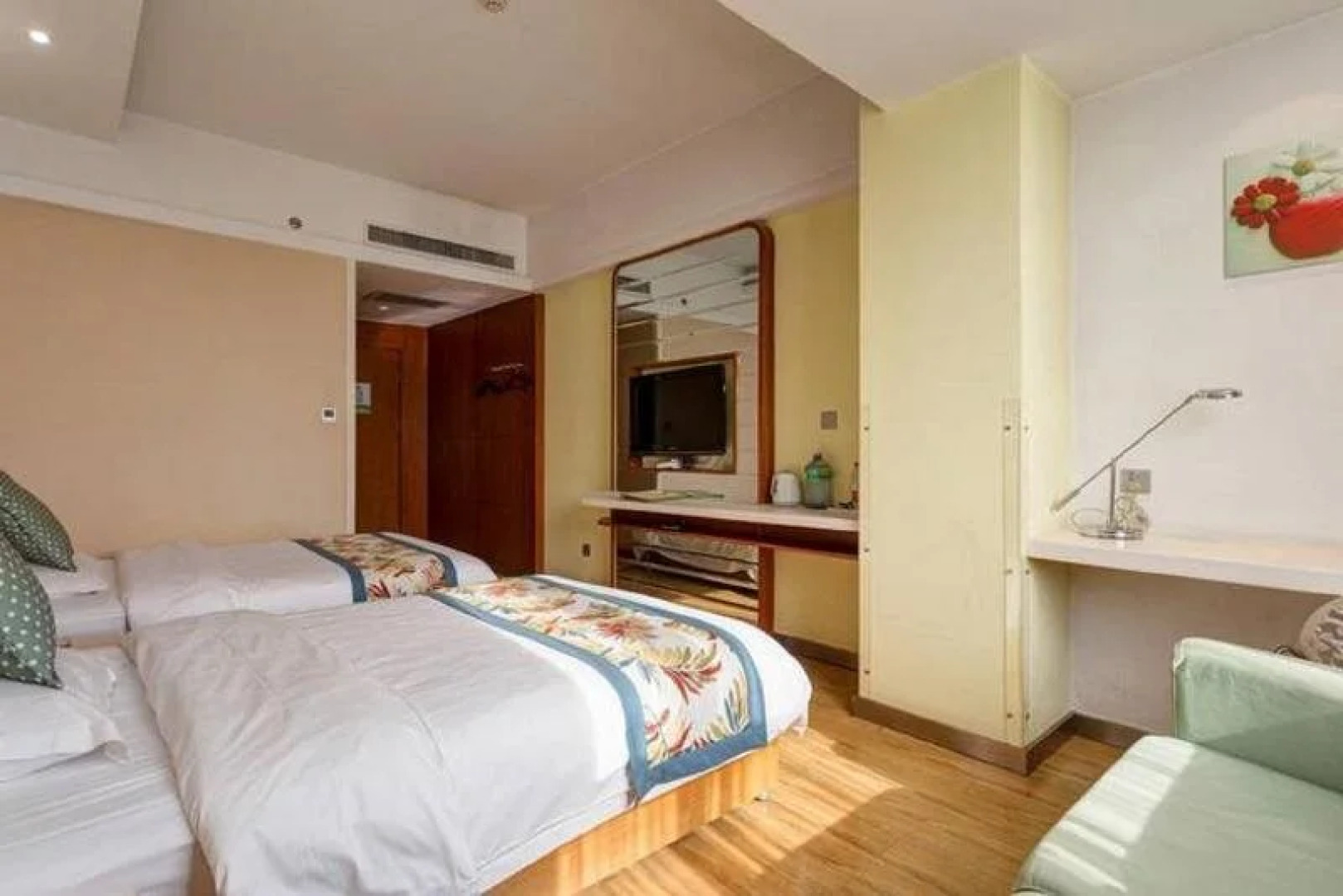 Apple Designer Hotel