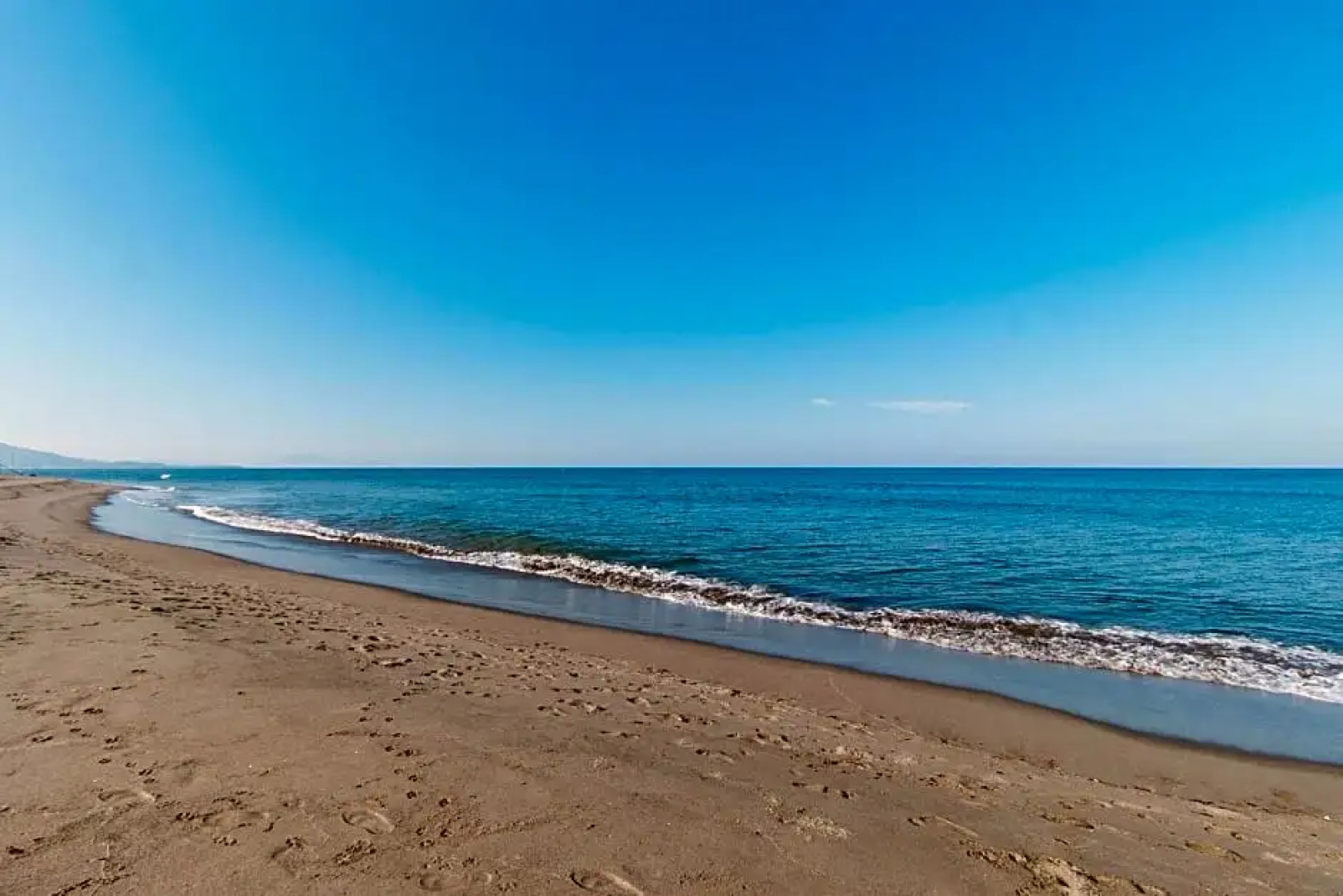 RedDoorz @ El Sueño Beach Resort Iba Zambales