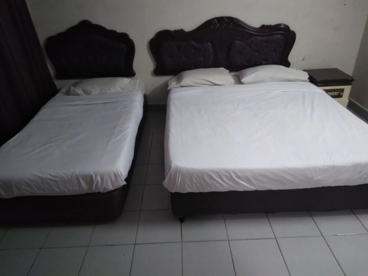 OYO 90376 Centre Point Hotel