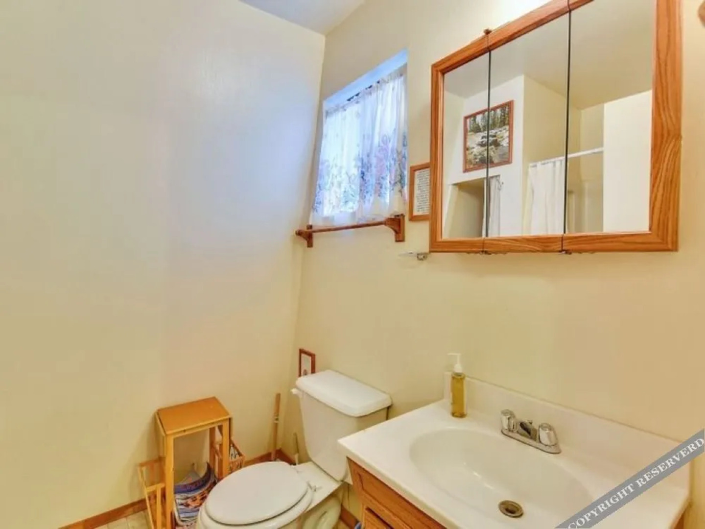 The Pit Stop Sleeps upto 10 people by RedAwning