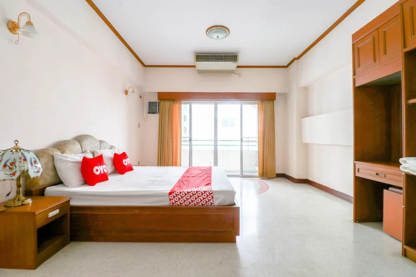 OYO 247 Diamond Place