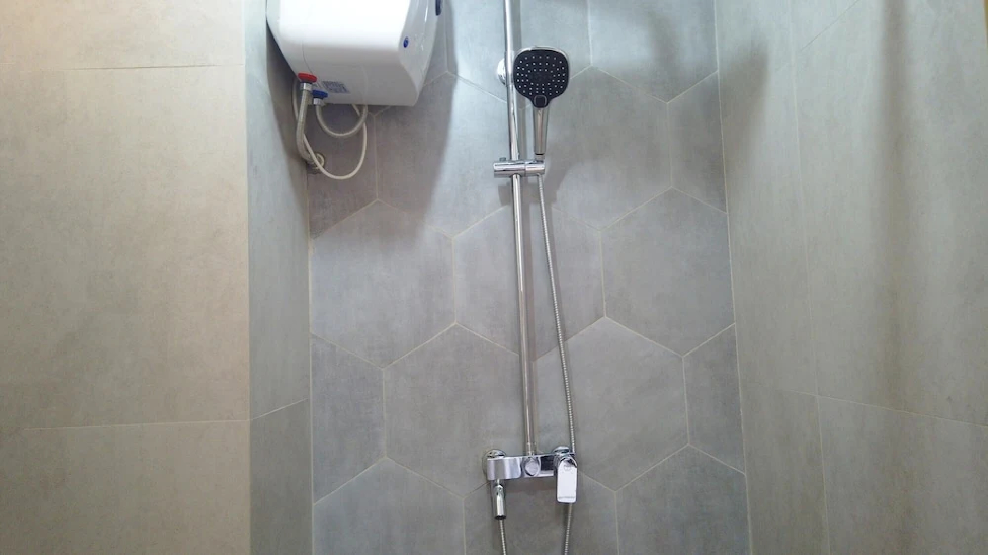 Economic Luxurious Studio Pinewood Apartment Jatinangor near JATOS