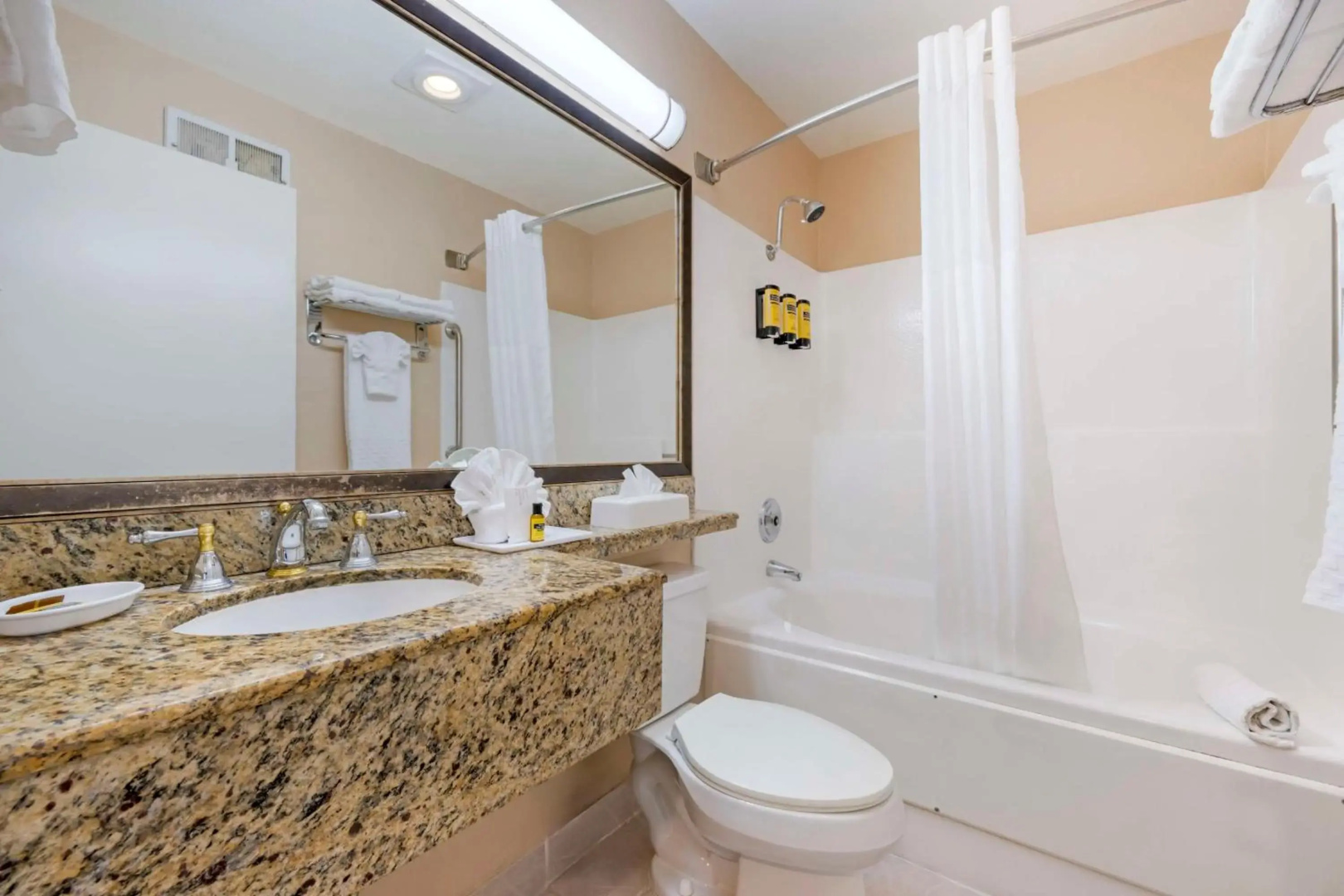 Best Western Plus Marina Shores Hotel
