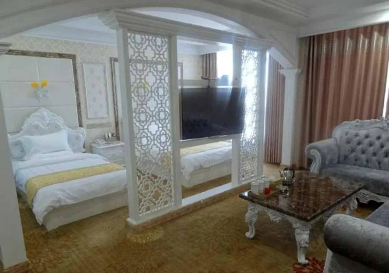 Zhang Ye Long Sheng Holiday Hotel