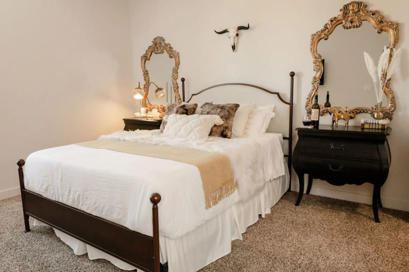 HOLT - Modern, Newly Renovated 2BR in Willits Town Center