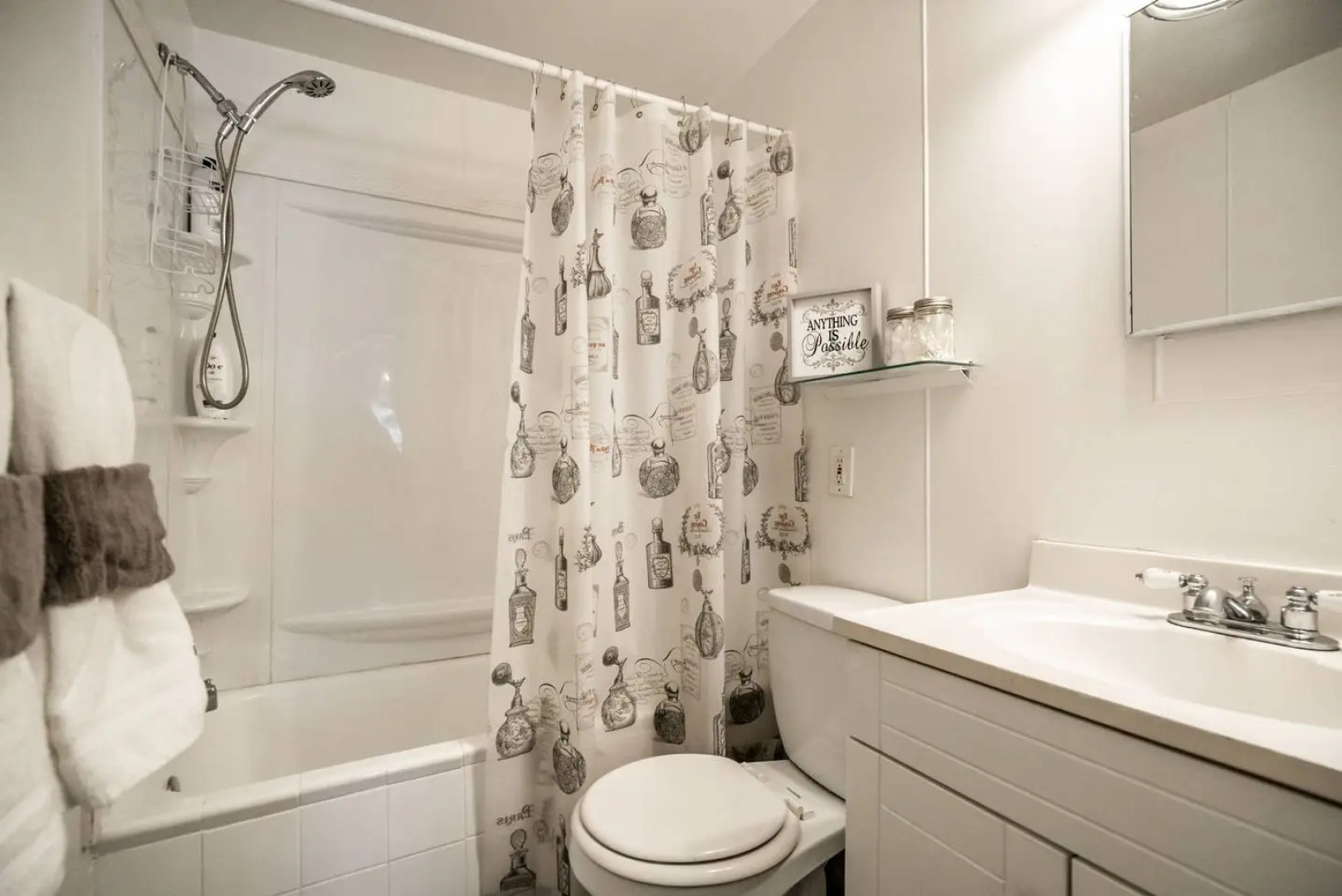 AutoManiac spot in the heart of Pontiac/3 beds 2 baths