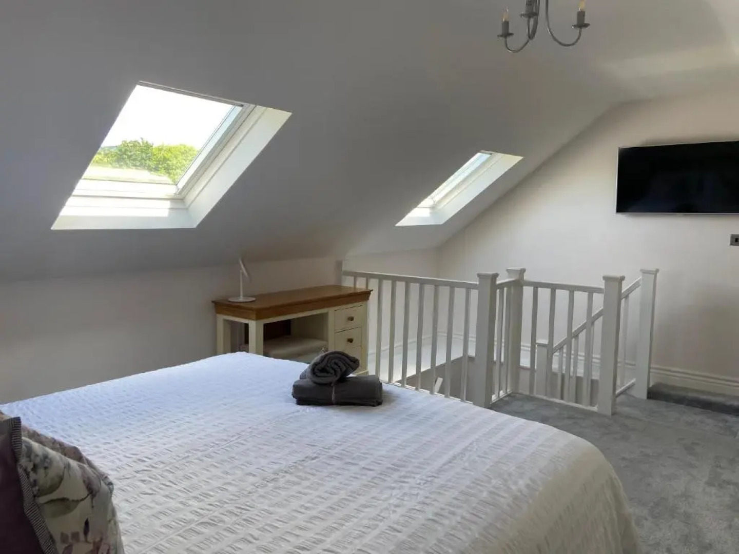 Modern 4-bed Cottage Llanwrst Town Centre & Parking - Snowdonia! near Betws-y-Coed