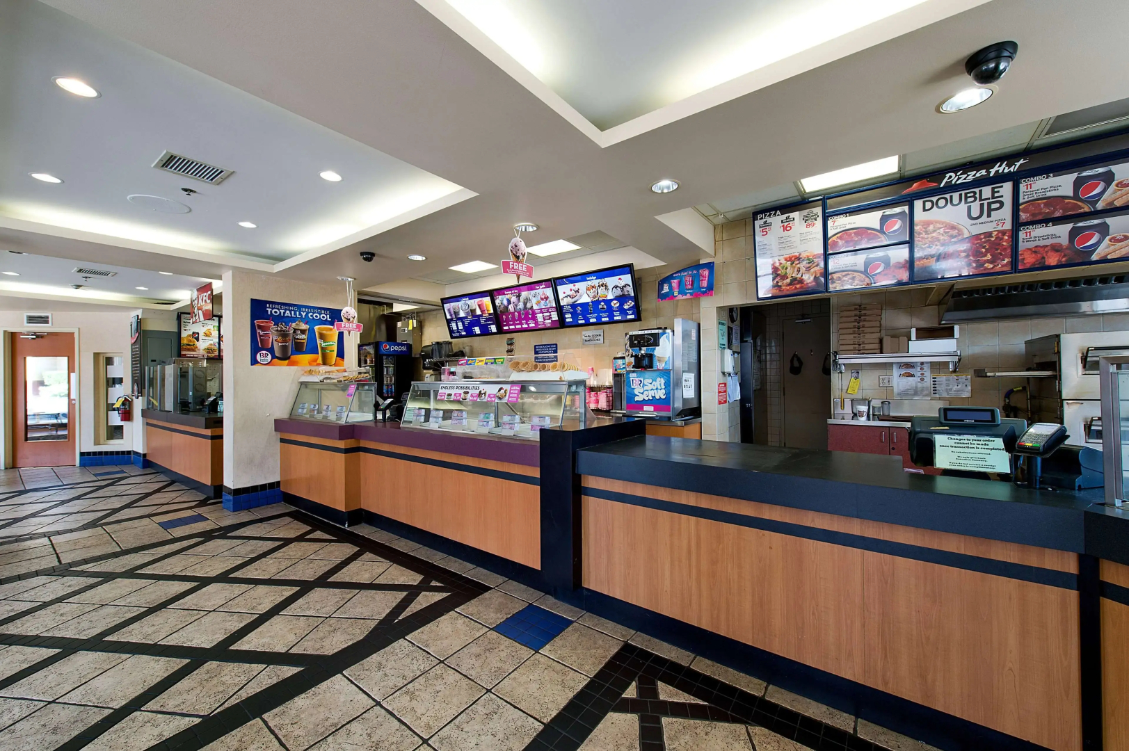 Howard Johnson Plaza by Wyndham by the Falls Niagara Falls