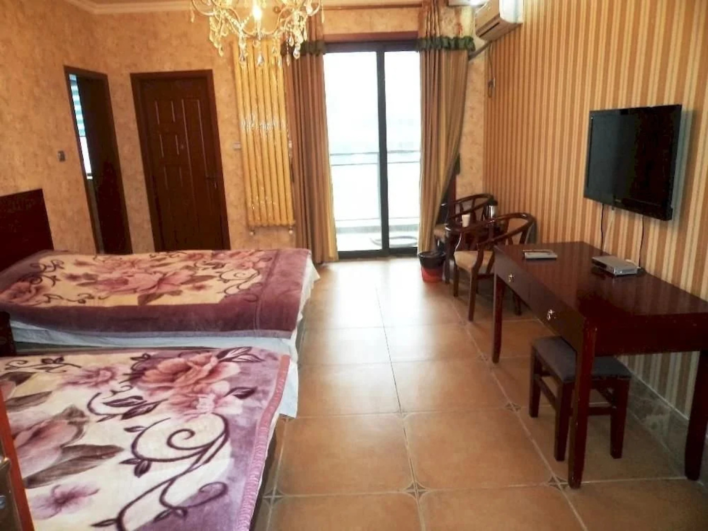 Zhengzhou Jintaicheng Hotel