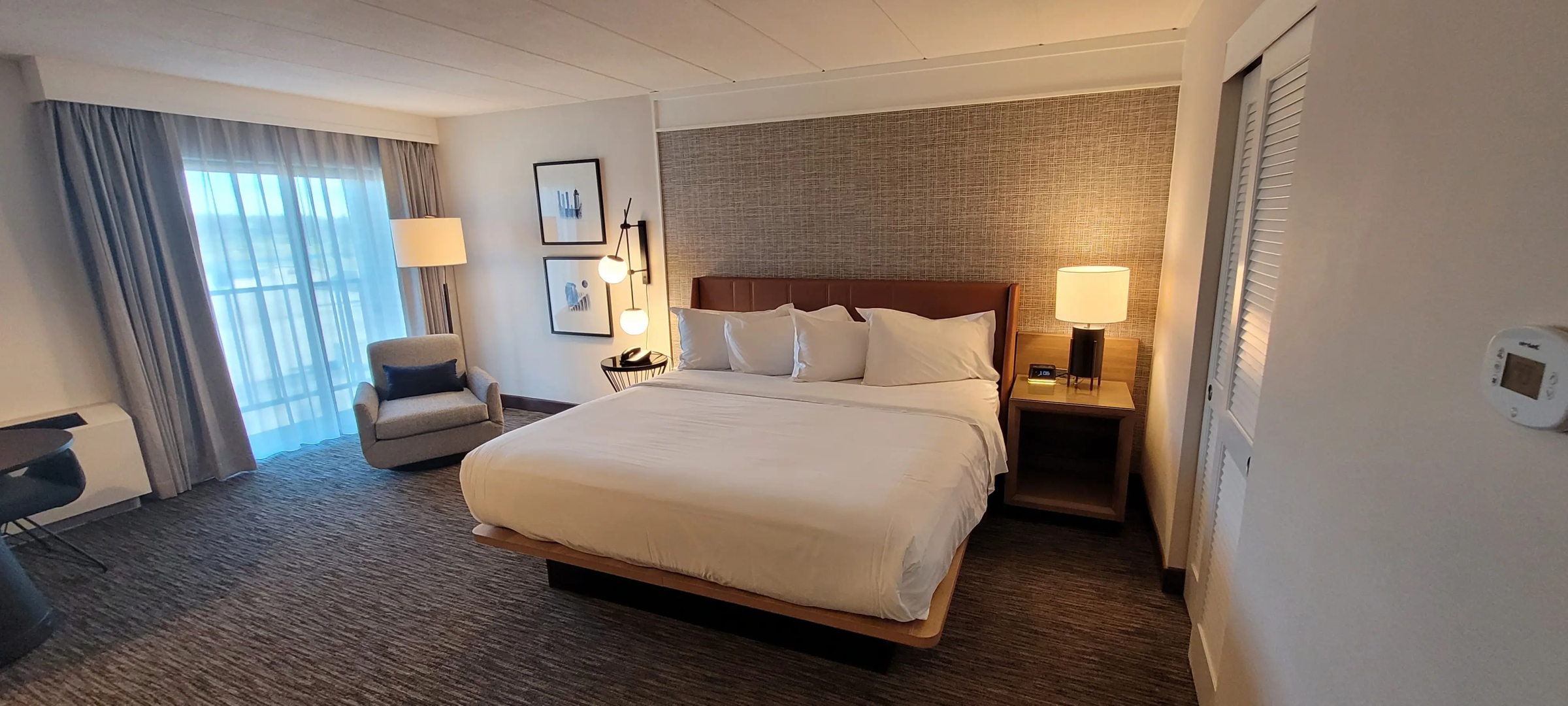 Sheraton Milwaukee Brookfield Hotel