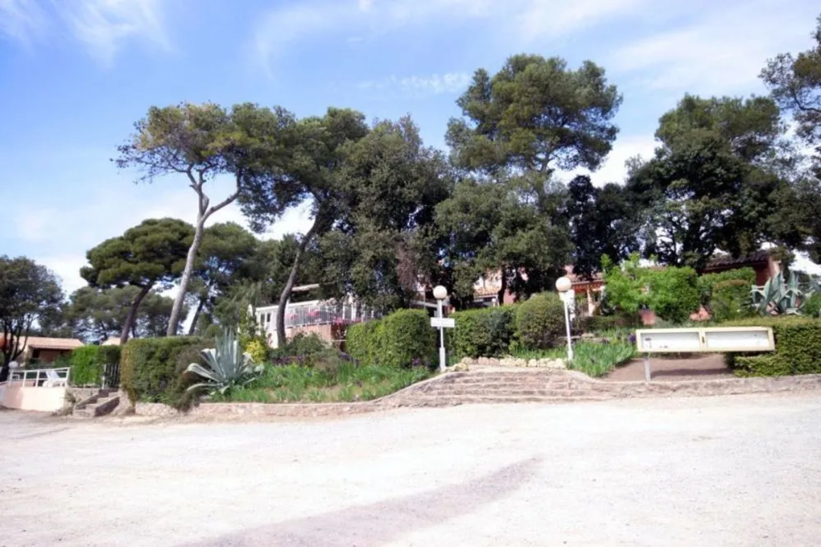 Le Relais Des Lavandins