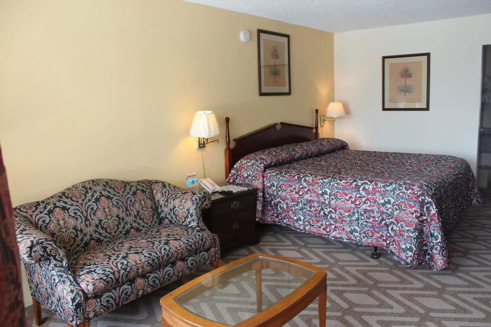 Tourway Inn