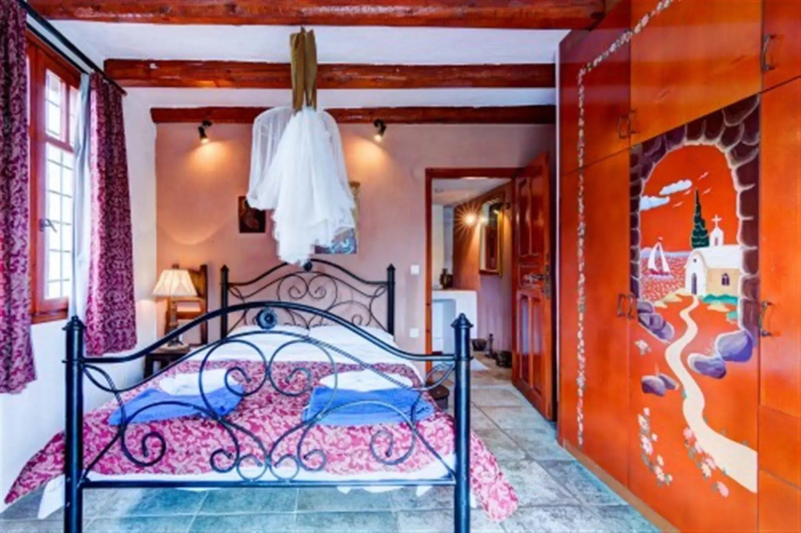 The Traditional Villas of Crete