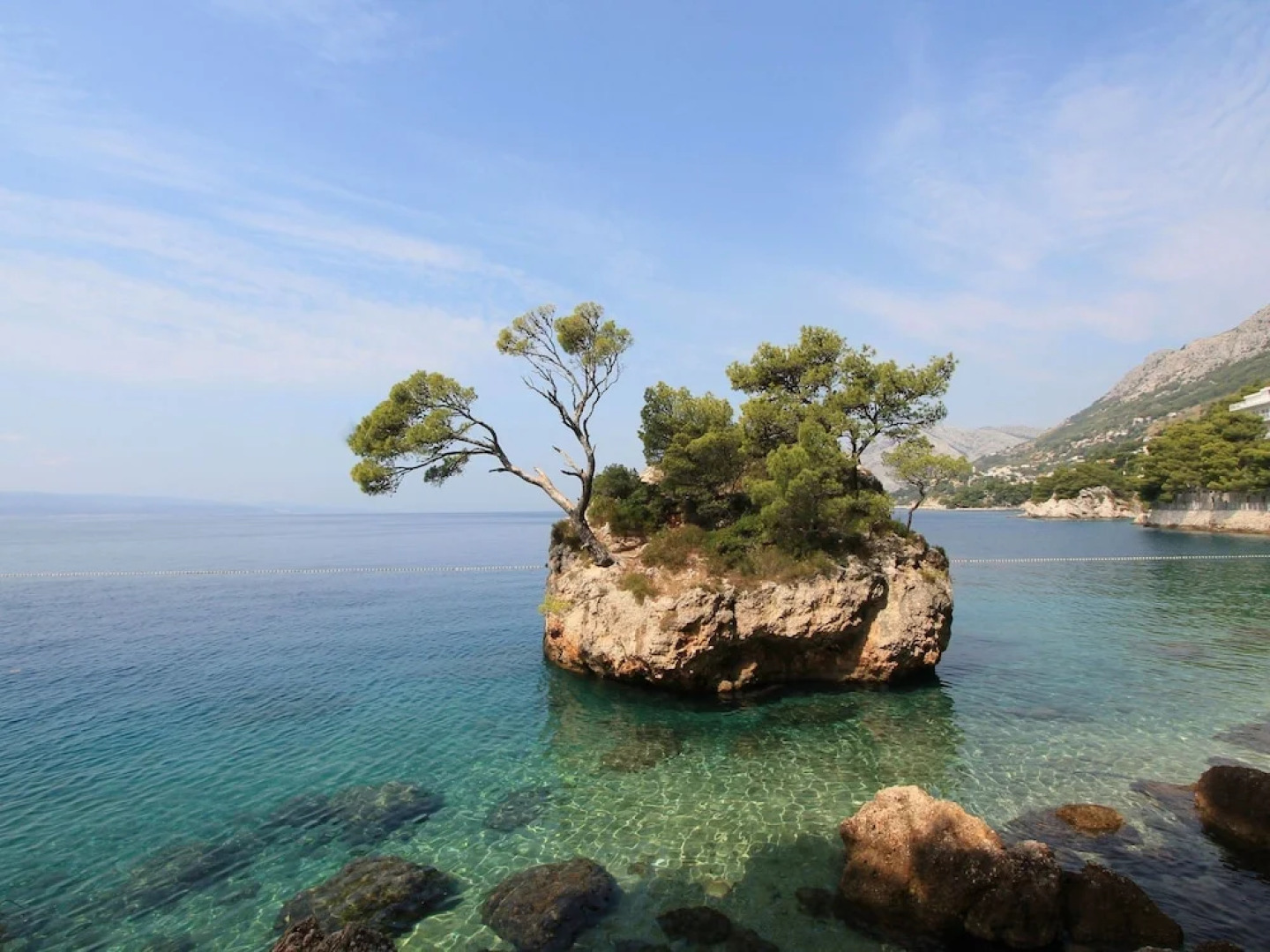 Stylish, Quiet and Beautiful Views Villa With a Pool