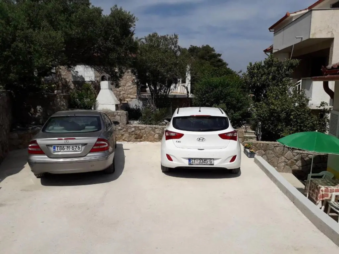 Apartments Dvije Palme