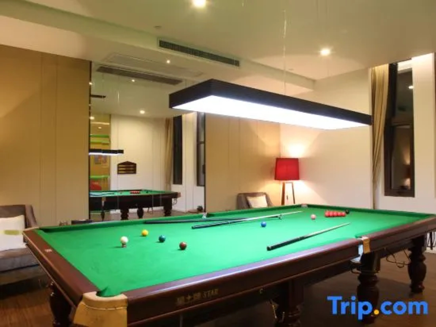Sanmenxia Feicui Lichi Hot Spring Resort Hotel