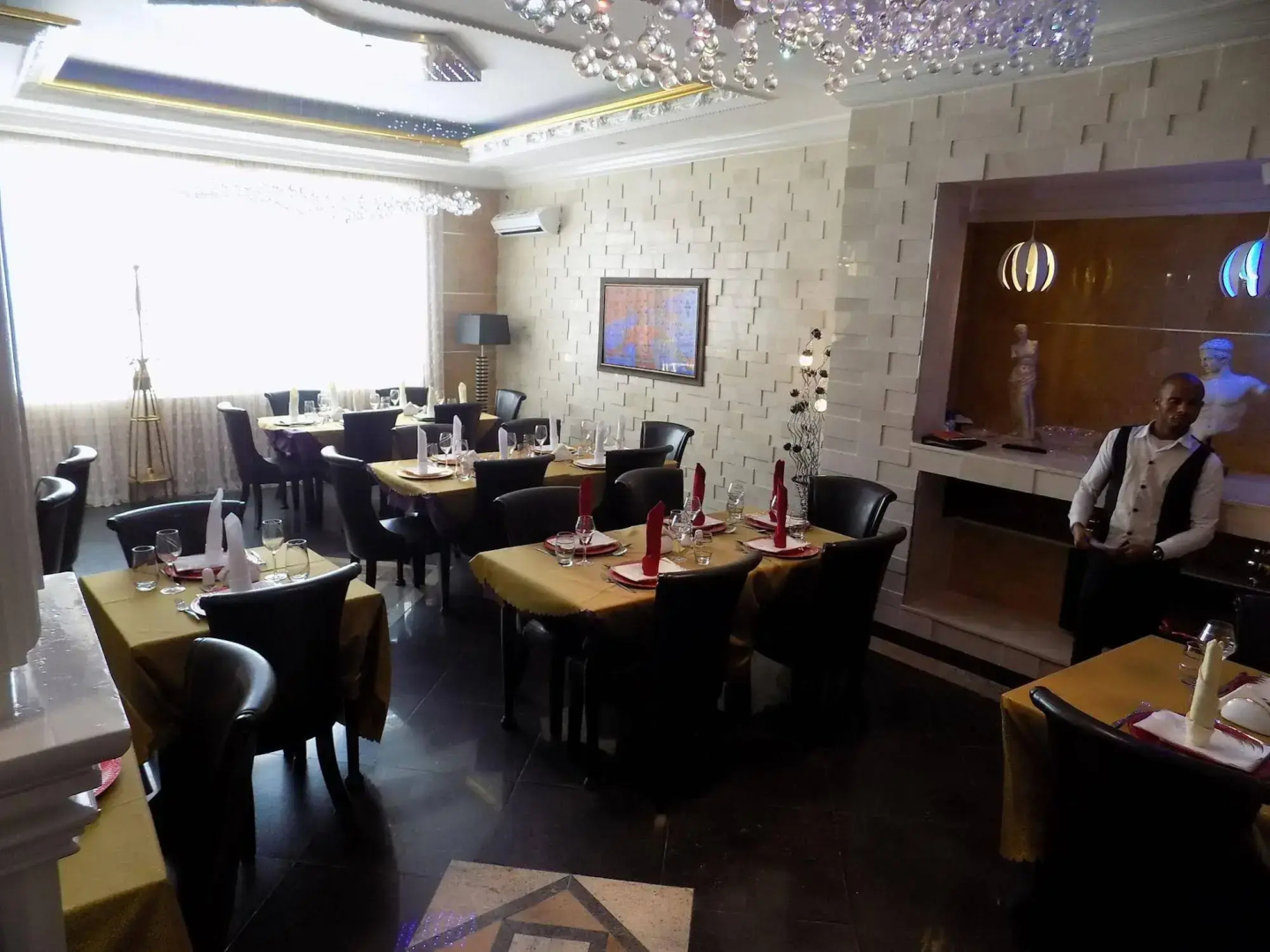 Caravel Suites