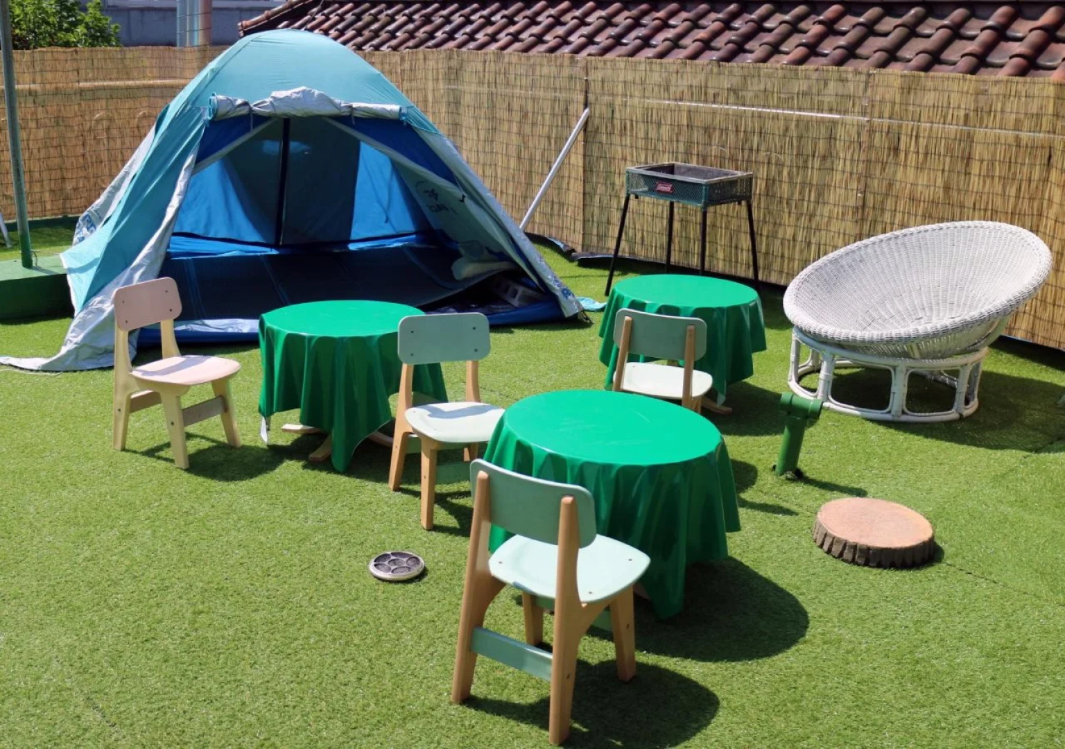 Crossroad Backpackers