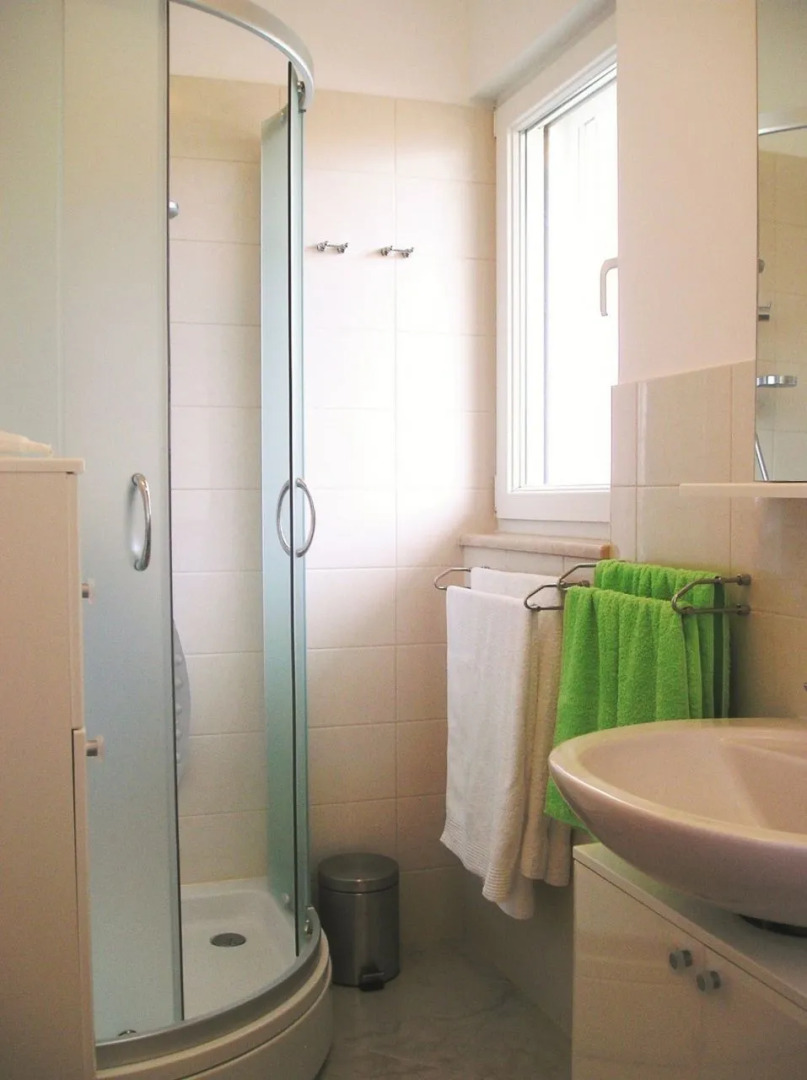 Apartment Tih - 20 m from sea: A1 Ruzmarin Sevid, Riviera Trogir