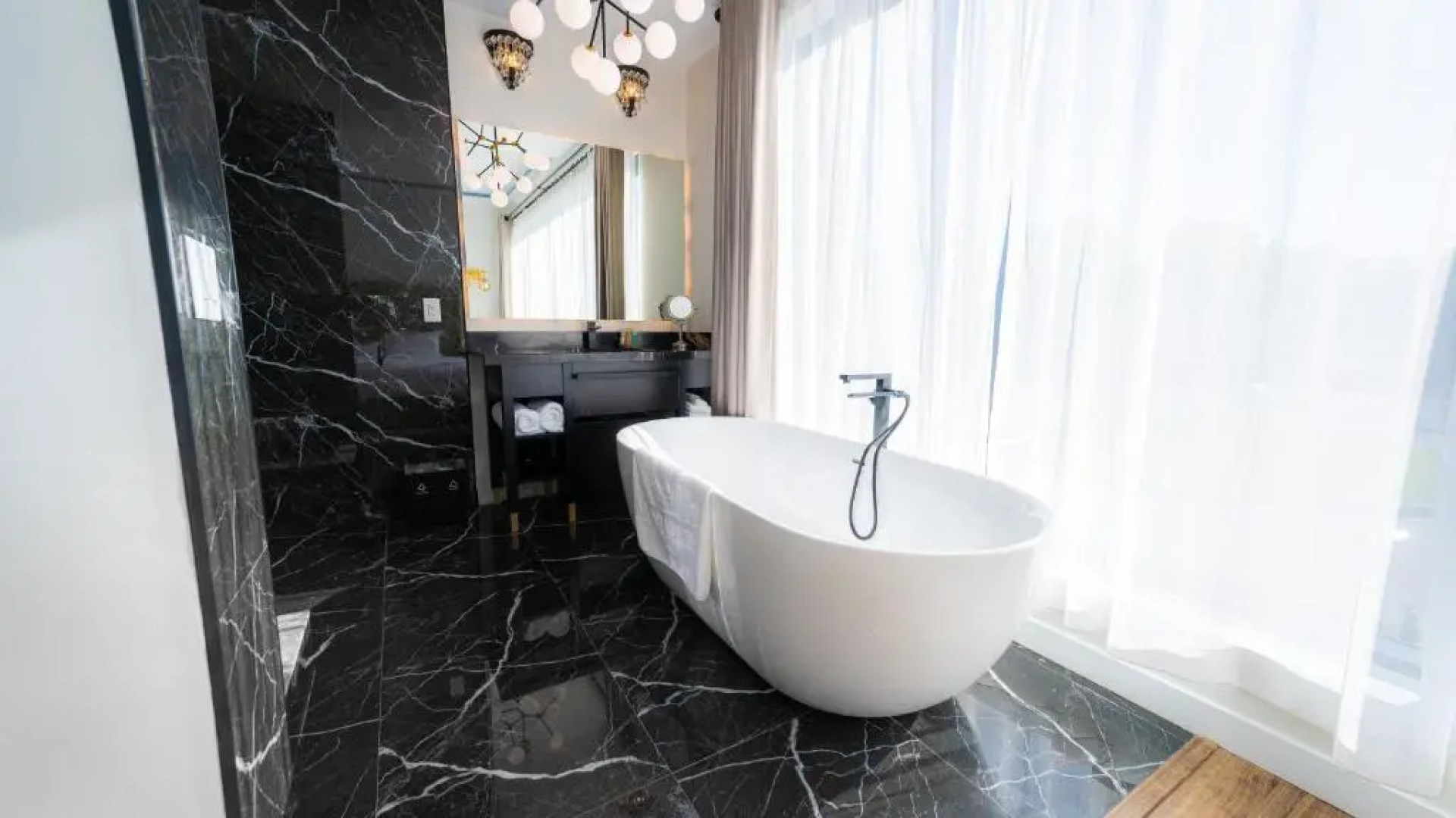 Mount Alverno Luxury Resorts