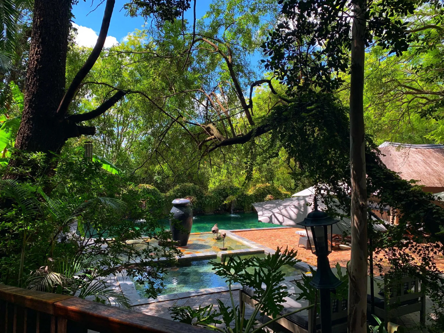 Shangri-La Country Hotel