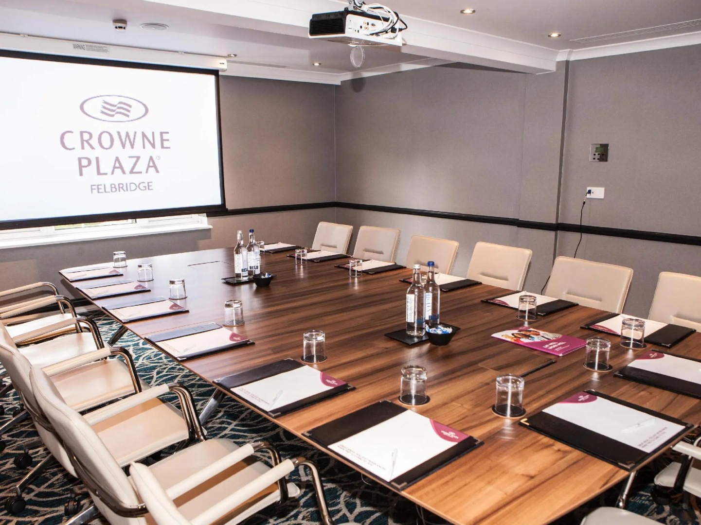 Elite Venue Selection Felbridge - Gatwick
