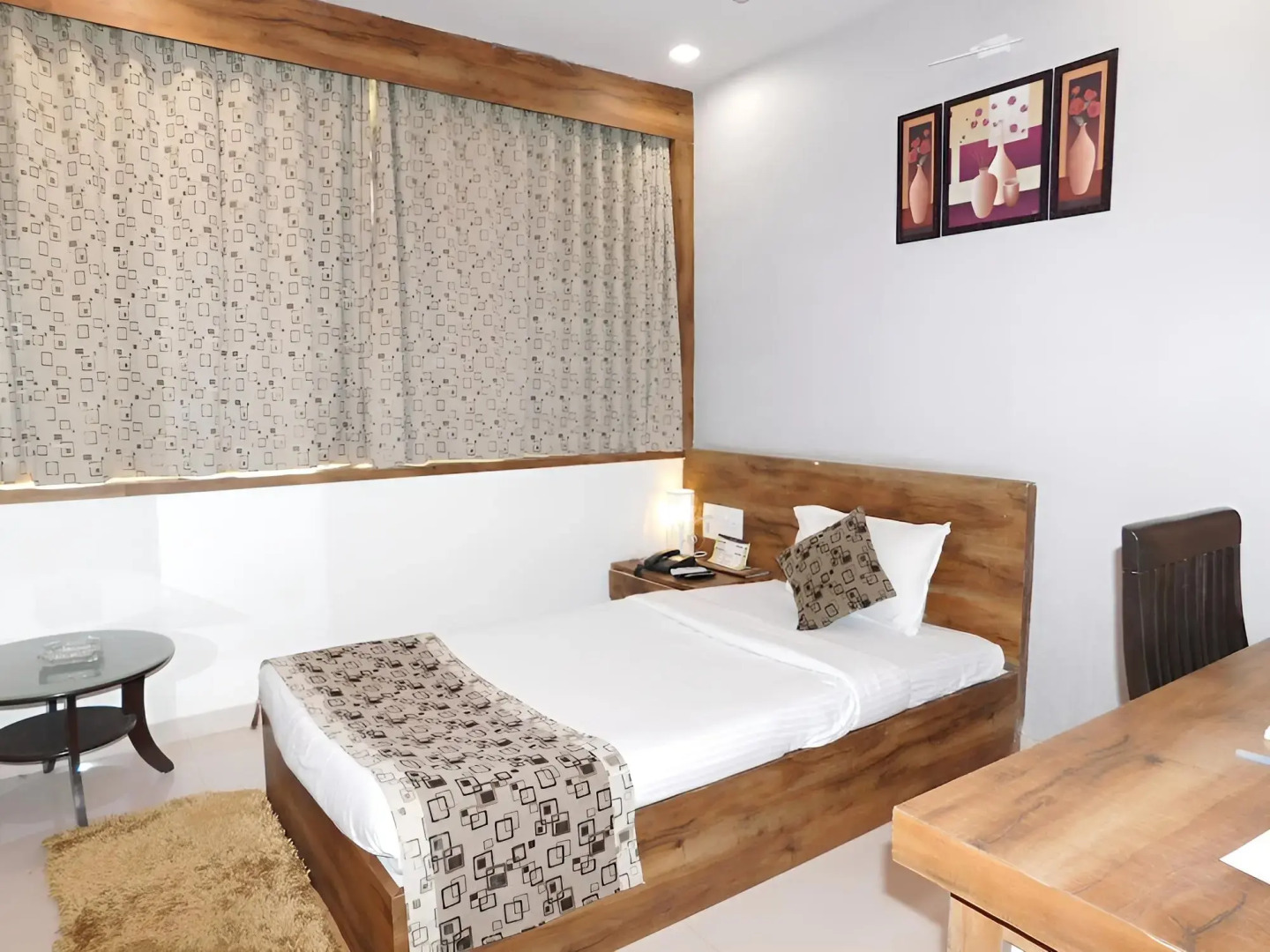 V by Vinnca Hotel Shiva