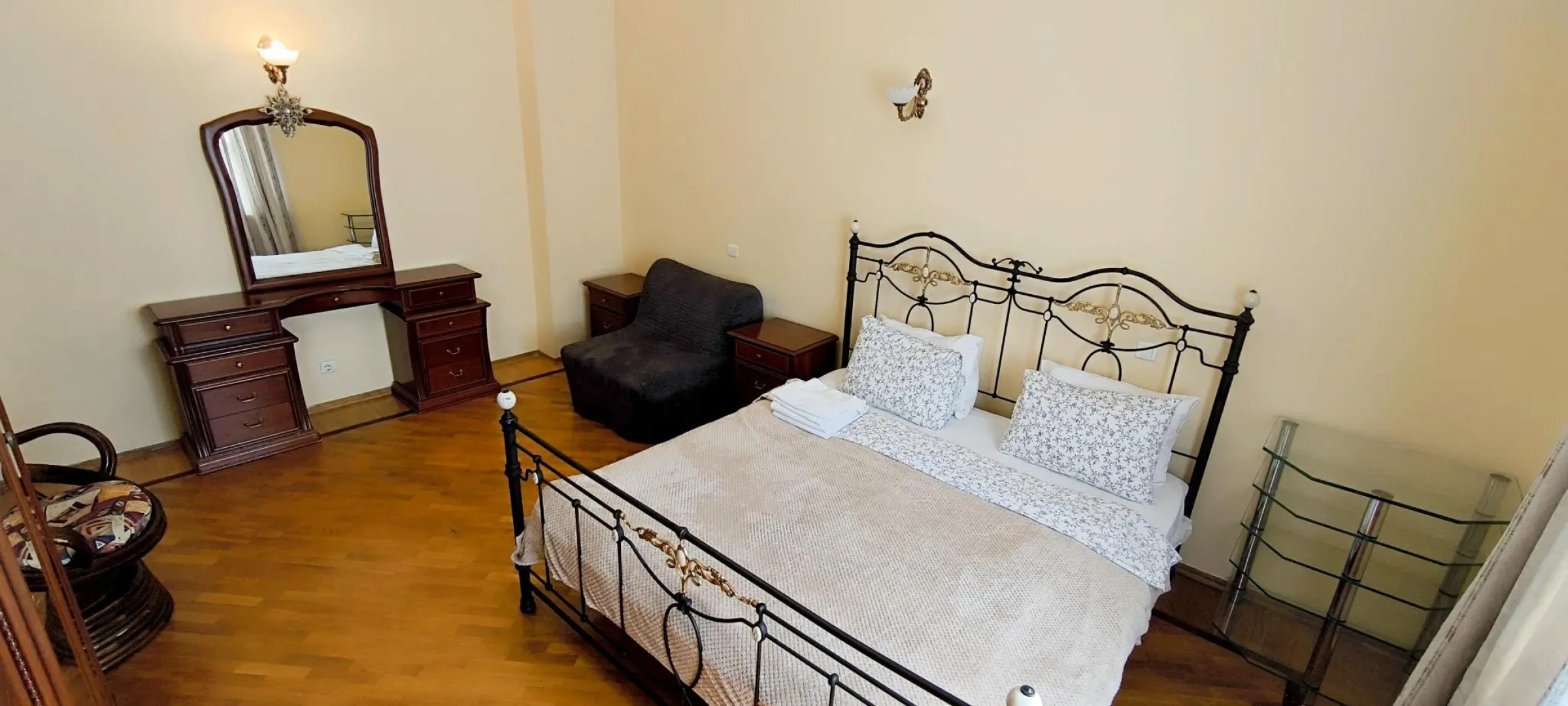 Tverskaya Street (Тверская Стрит) на улице Тверская 6 строение 1