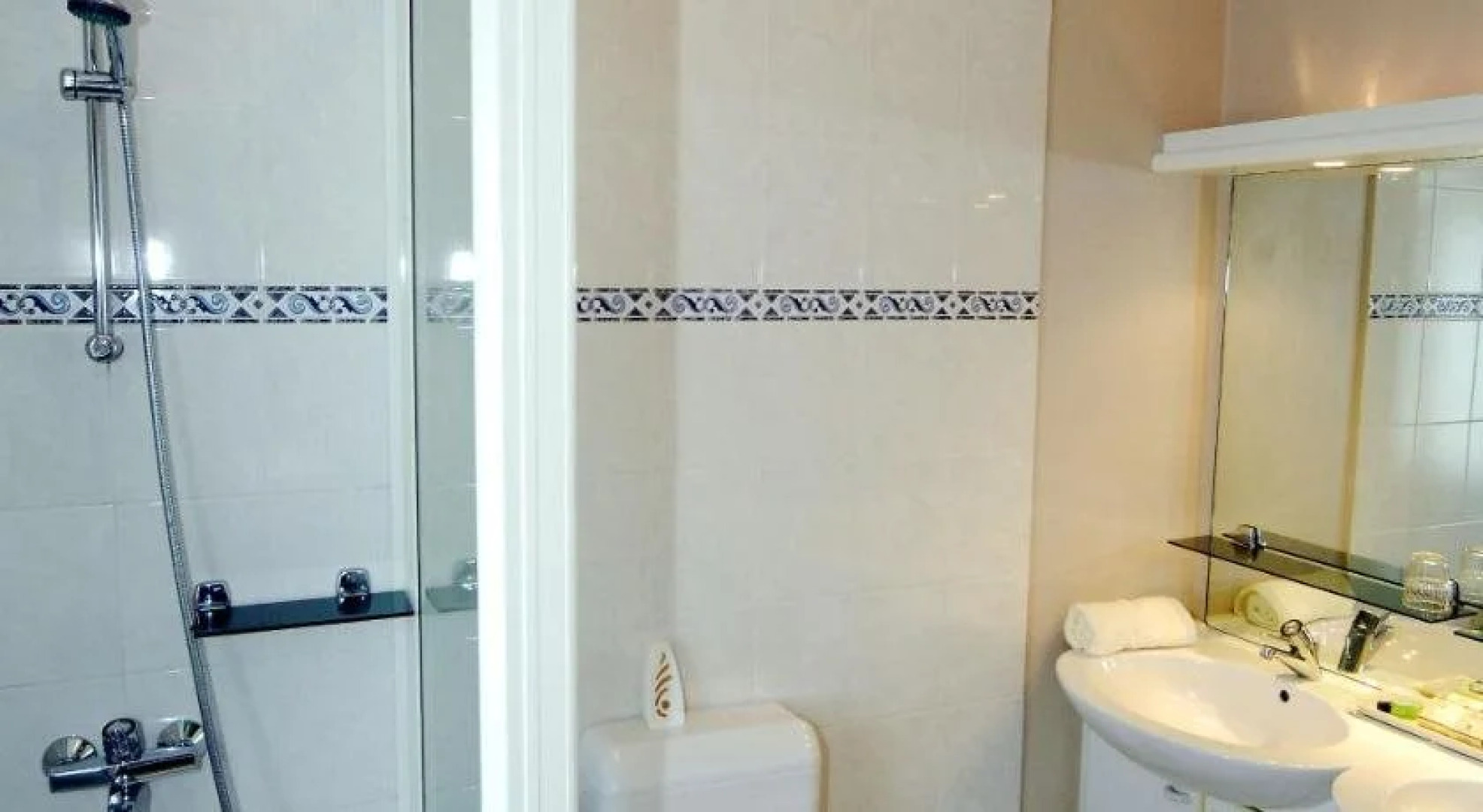 Hôtel Le Saint Loup