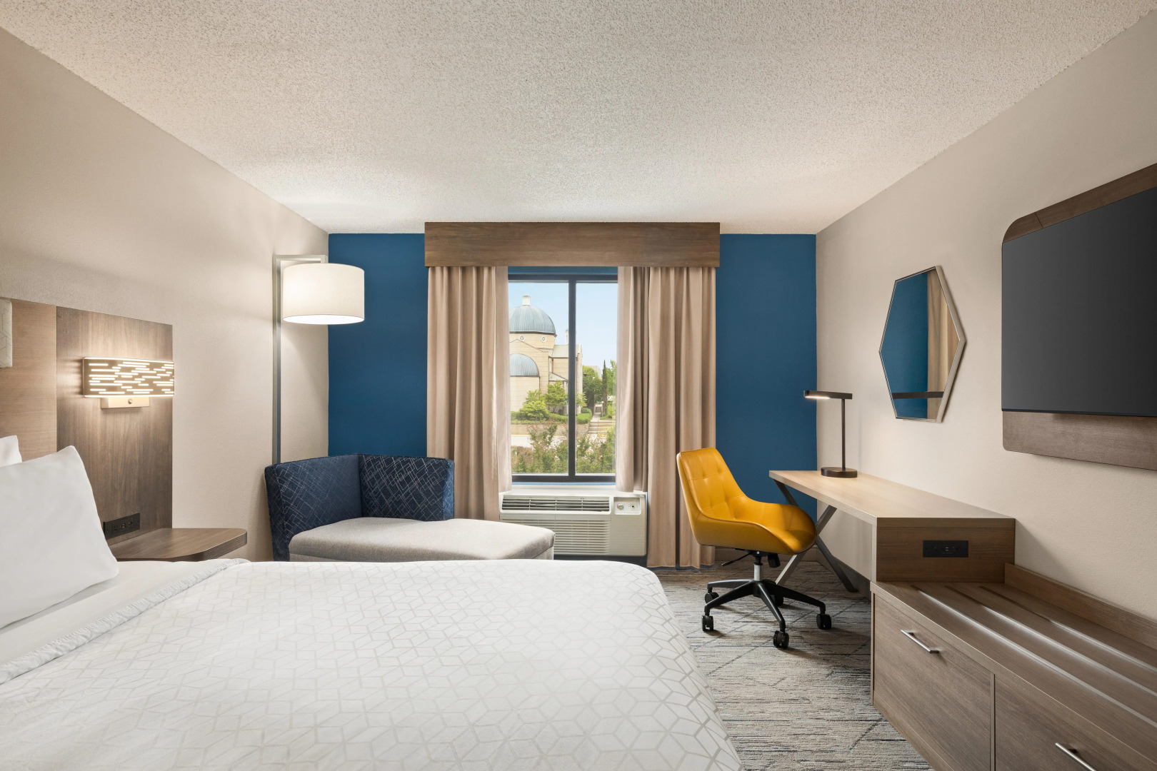 Holiday Inn Express & Suites Greenville - Downtown by IHG