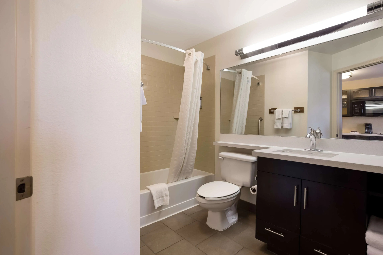 Sonesta Simply Suites  St Louis Earth City