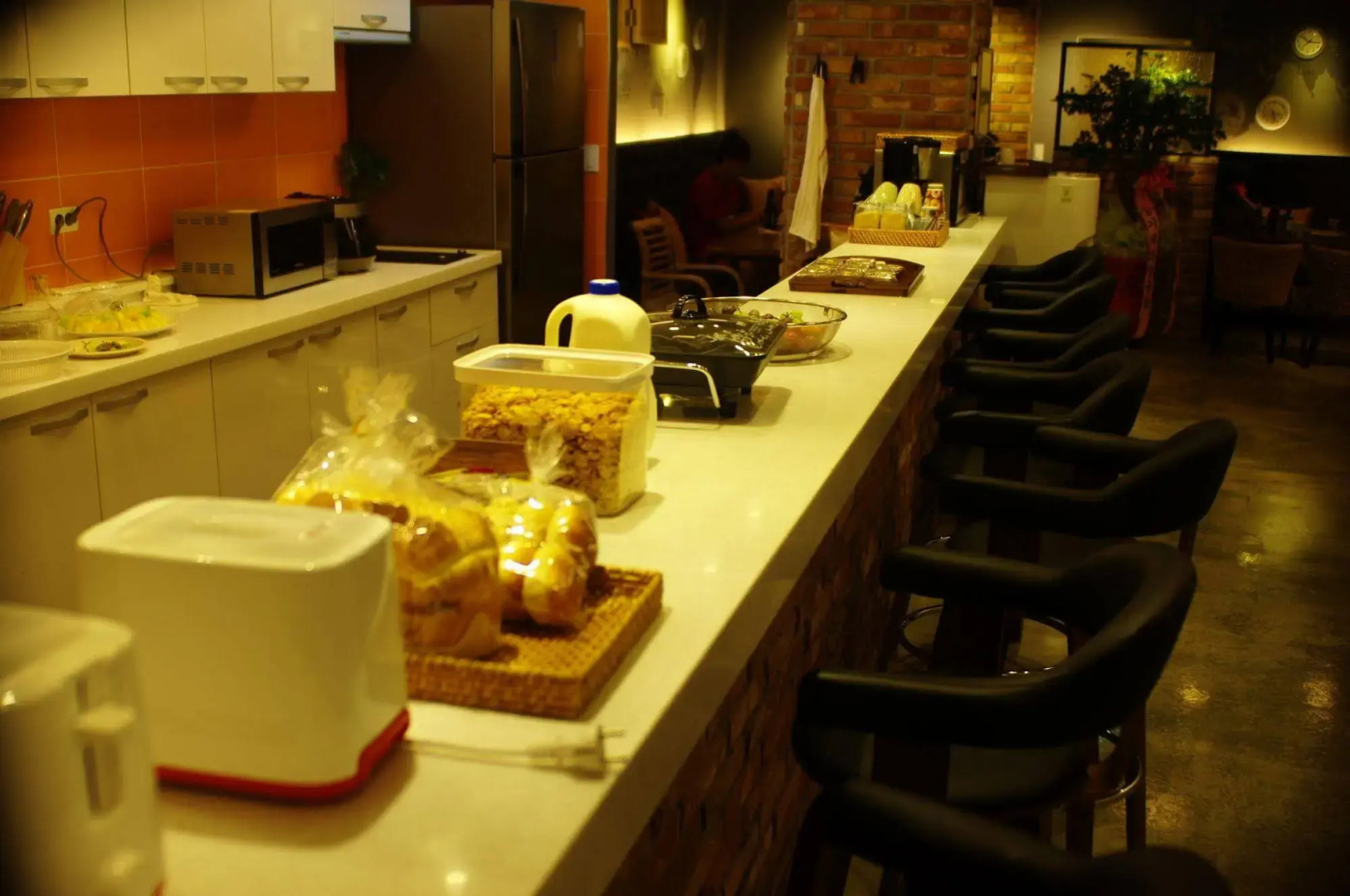 Sun and Moon Guest House - Hostel