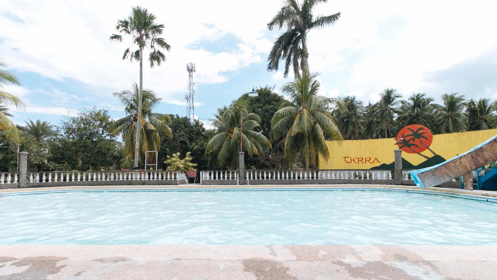 RedDoorz @ Tierra De Oro Resort