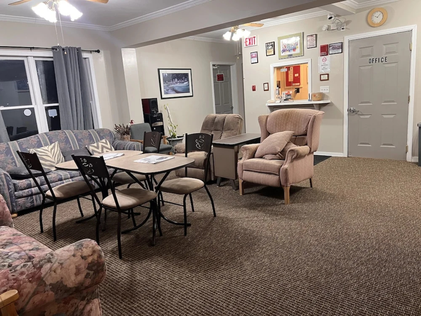 Oswego Inn