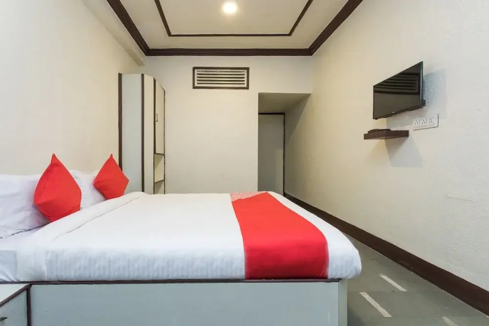 Hotel Gurukripa Inn by OYO Rooms