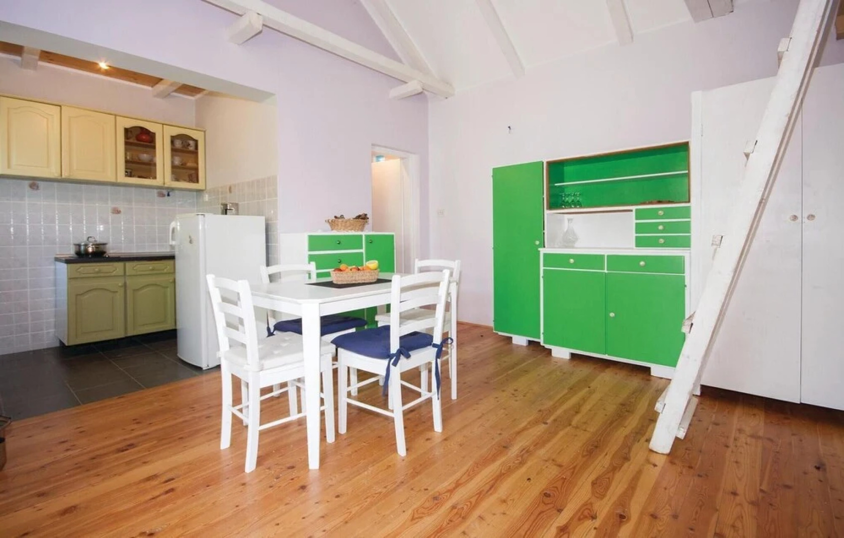 Amazing Home in Lozovac with Hot Tub, WiFi & 4 Bedrooms