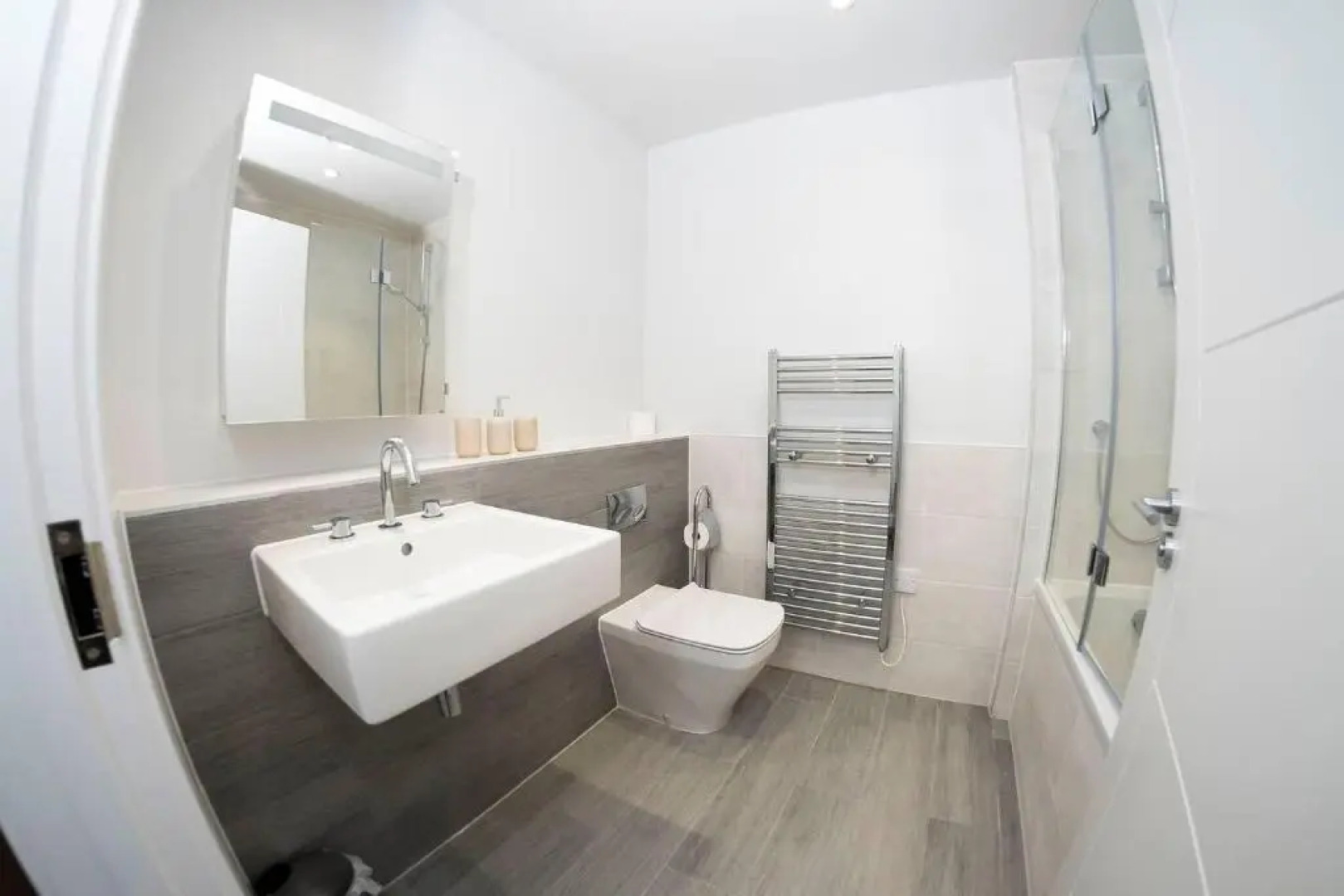 4br-8guests-balcony-beachview-pool-pets