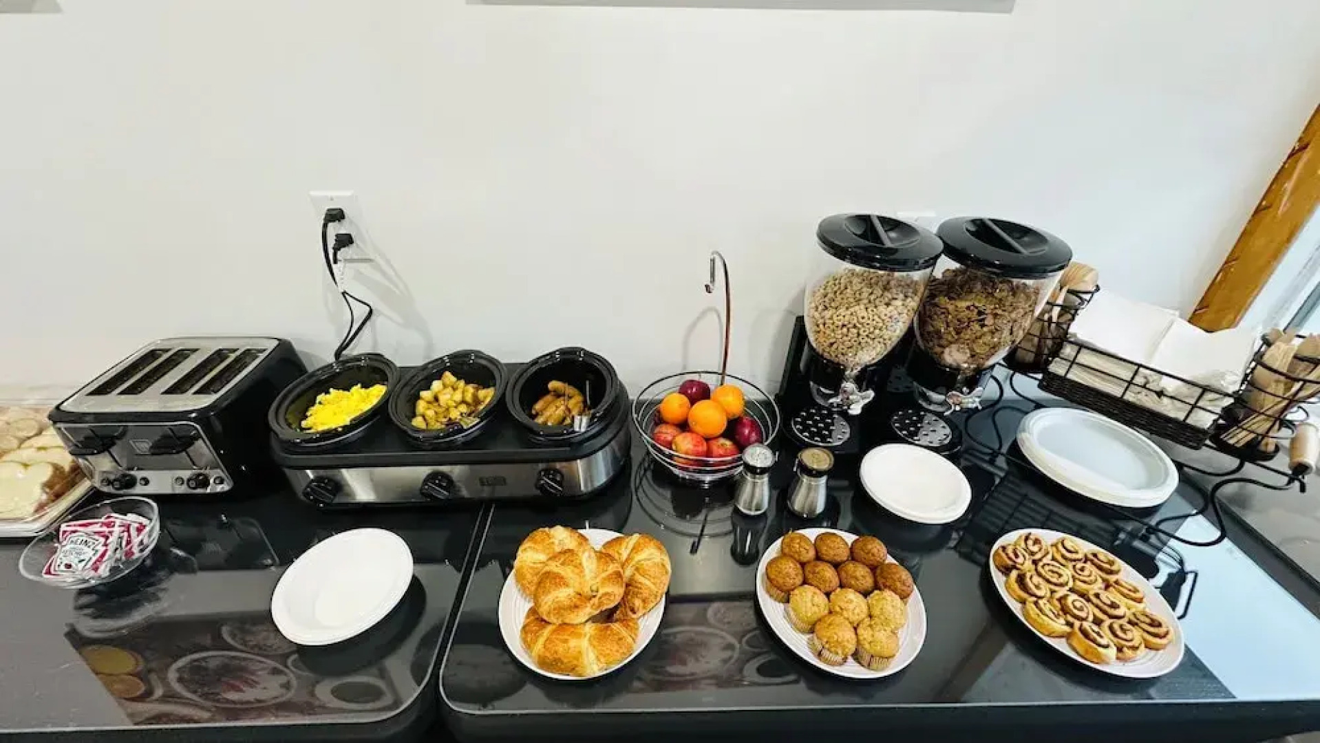 Motel 7 Inn & Suites